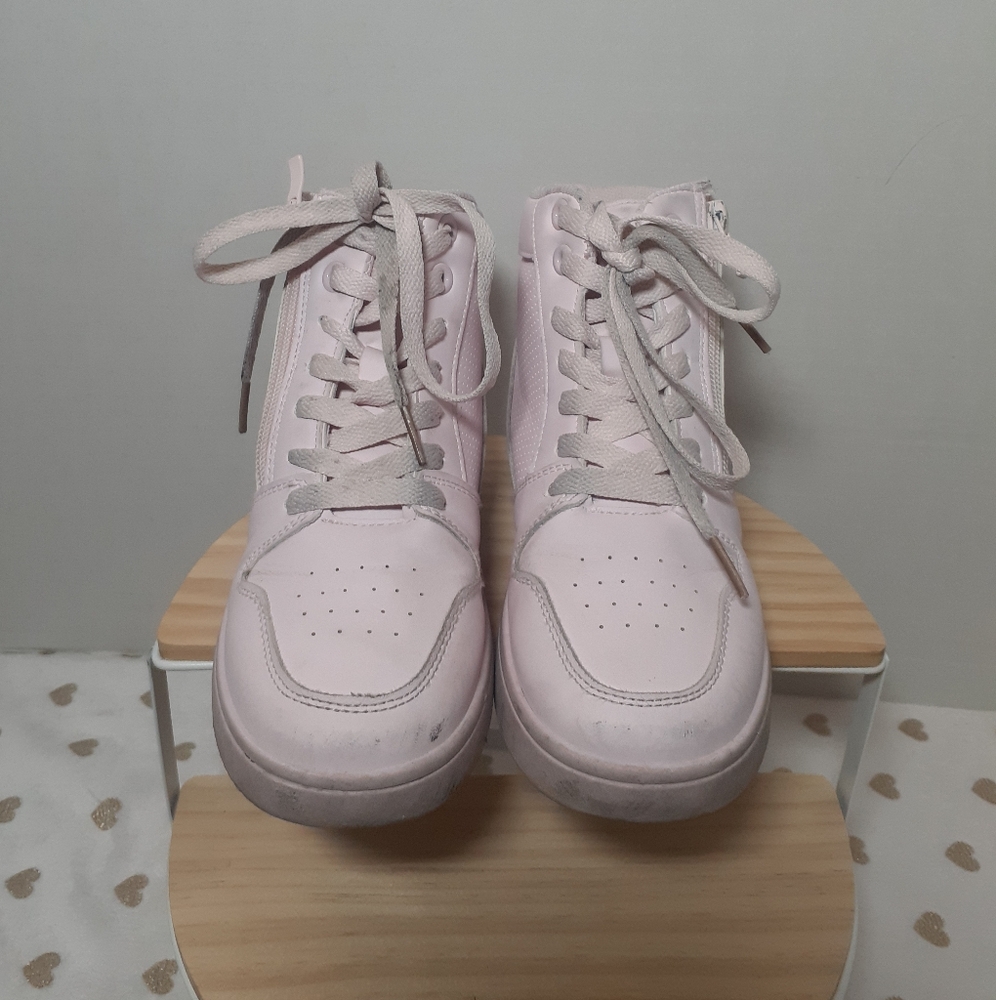 🔥3/$70 🎉S-HP🎉  FabKids Girls Sneakers